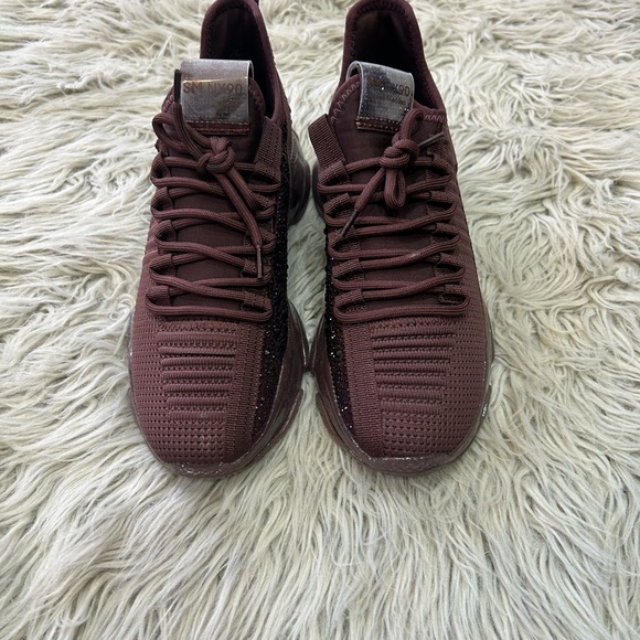 Steve Madden Burgundy Multi Maxima Sneaker - Picture 3 of 12
